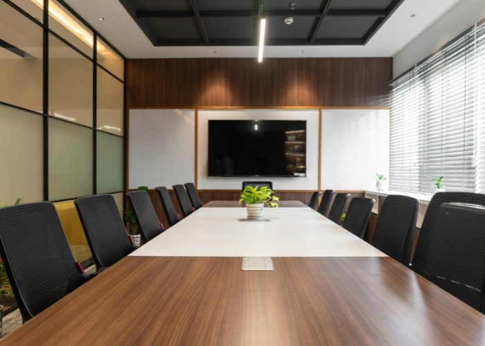 Confidential executive recruitment meeting in Dubai UAE