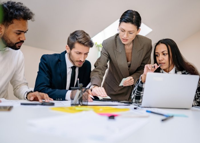 Structured executive recruitment process meeting in Dubai UAE